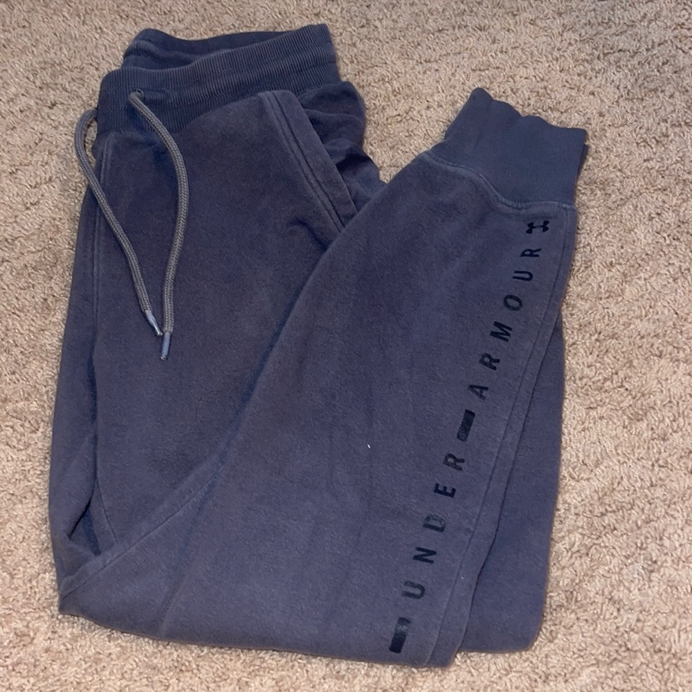 Grey under atom joggers.  Super soft